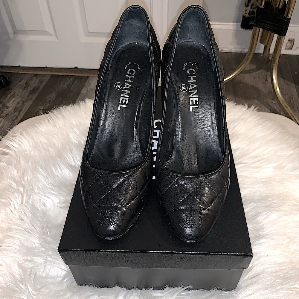 Authentic Vintage Chanel Quilted Lambskin Pumps